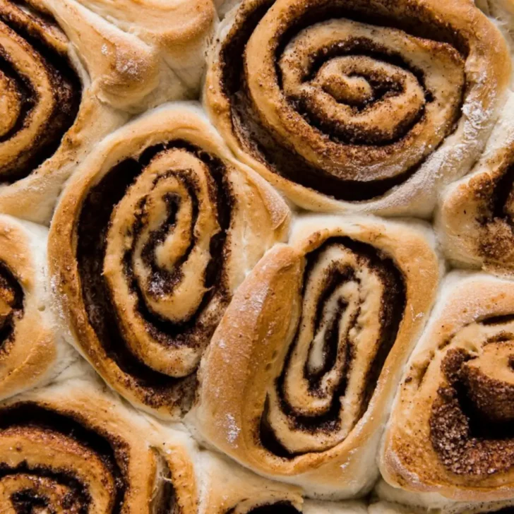 Quick and Easy Vegan Cinnamon Rolls: A Delicious Plant-Based Treat